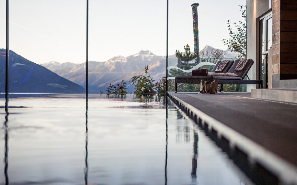 Indoor Infinity Pool