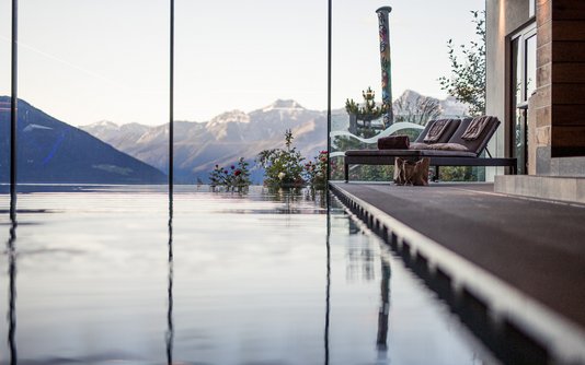 Indoor Infinity Pool