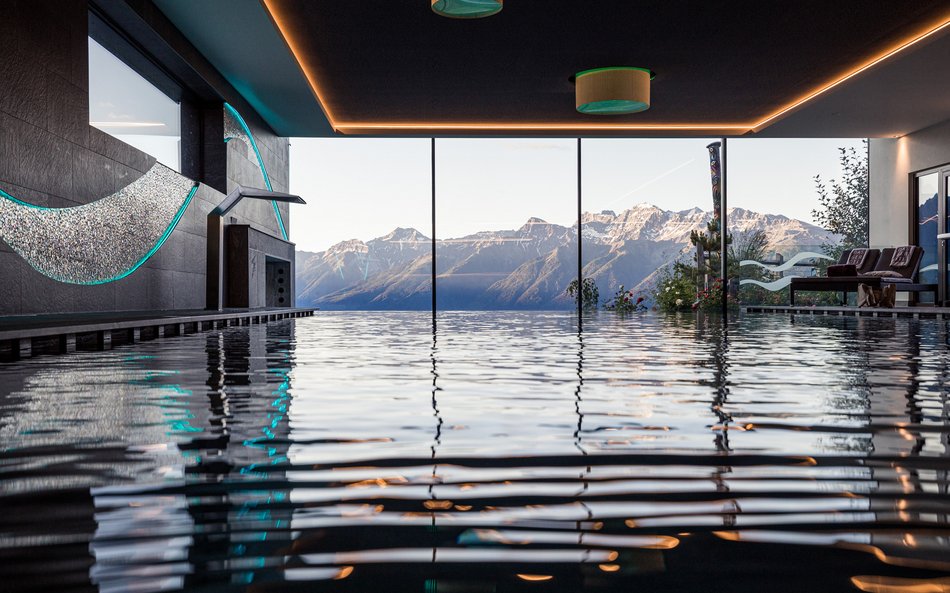 Indoor Infinity Pool