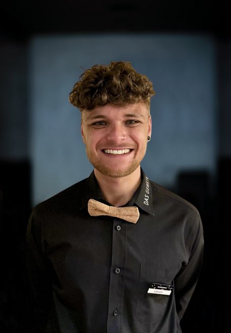 Hannes - Commis de Service