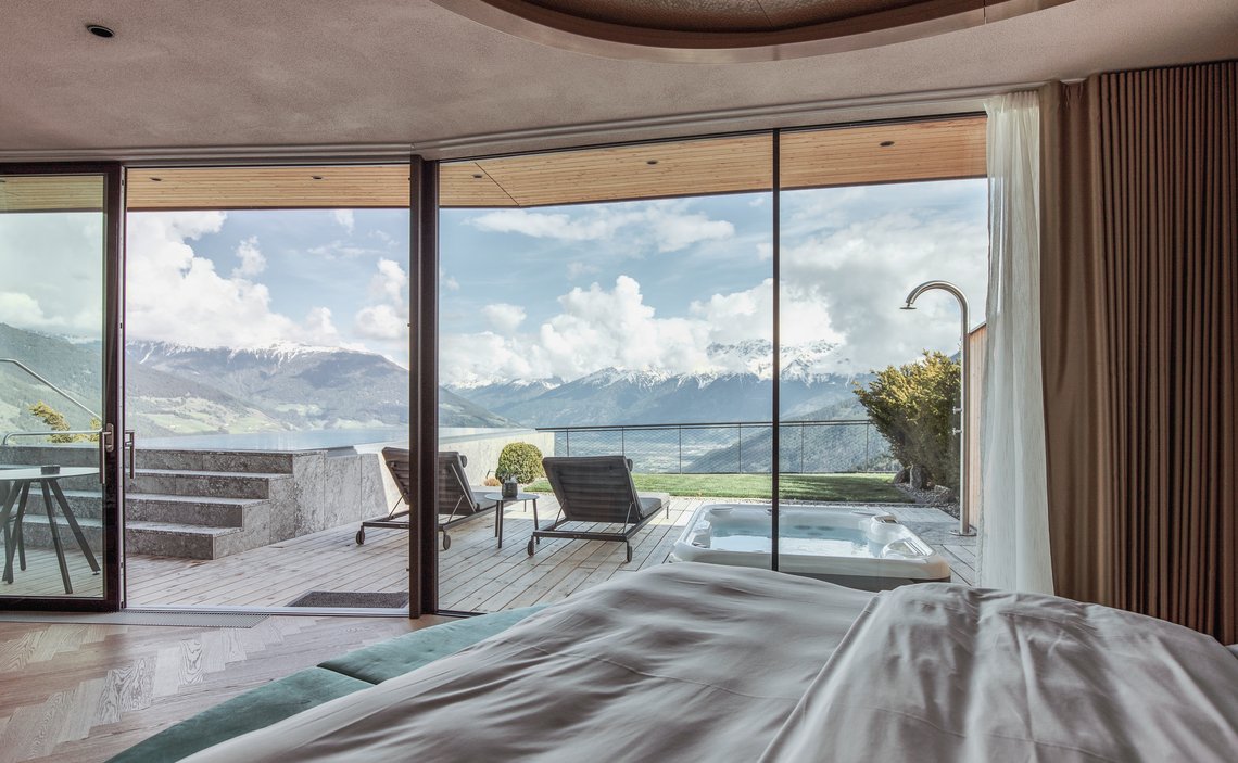 Pool Suite