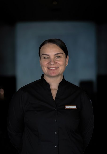 Elena - Commis de Service